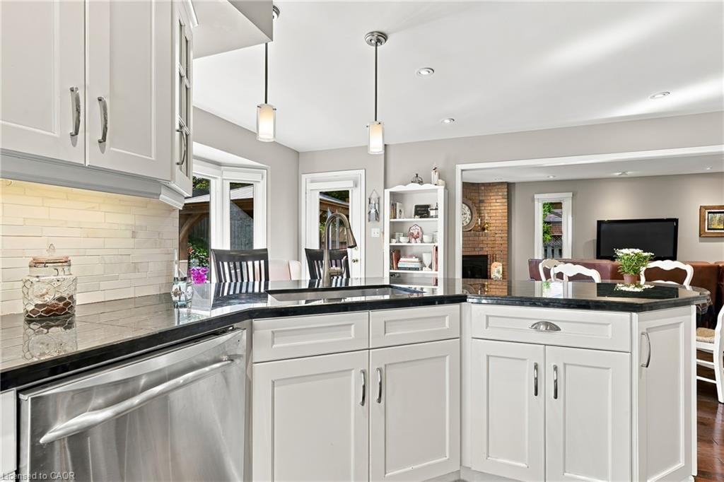 427 Melanie Crescent Property Photo 12
