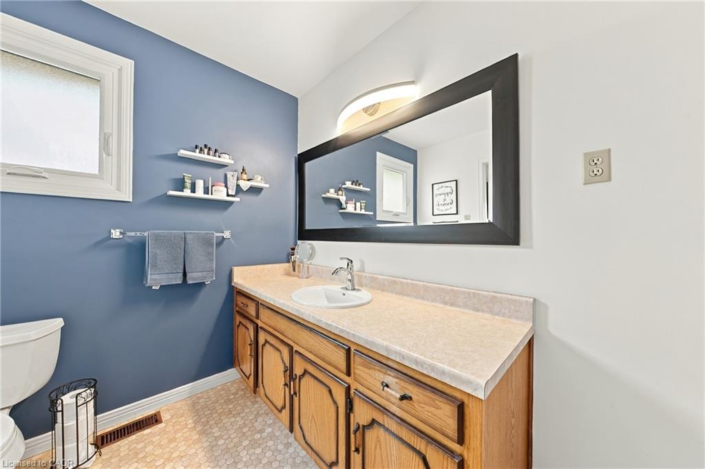 427 Melanie Crescent Property Photo 24