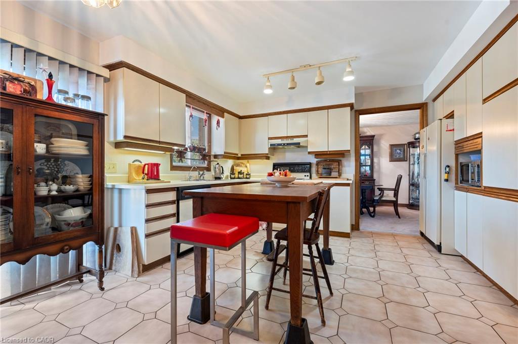8 Beckett Drive Property Photo 7