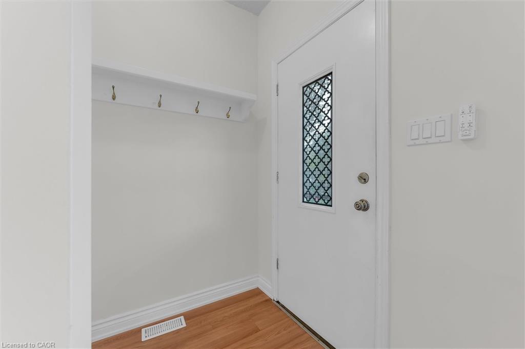 157 Macaulay Street E Property Photo 4
