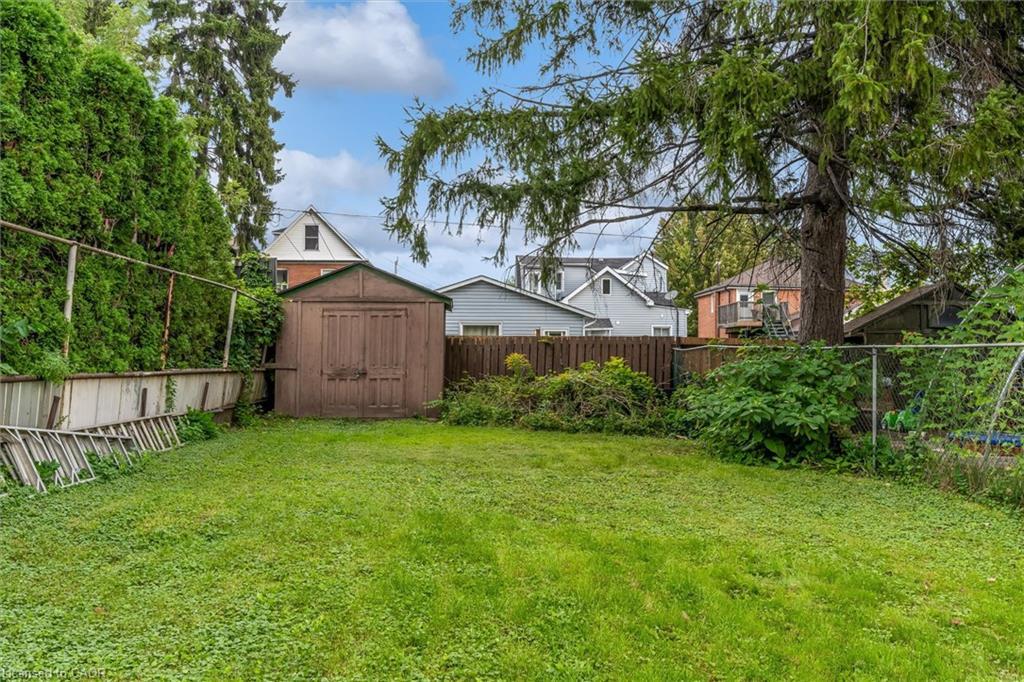 157 Macaulay Street E Property Photo 25
