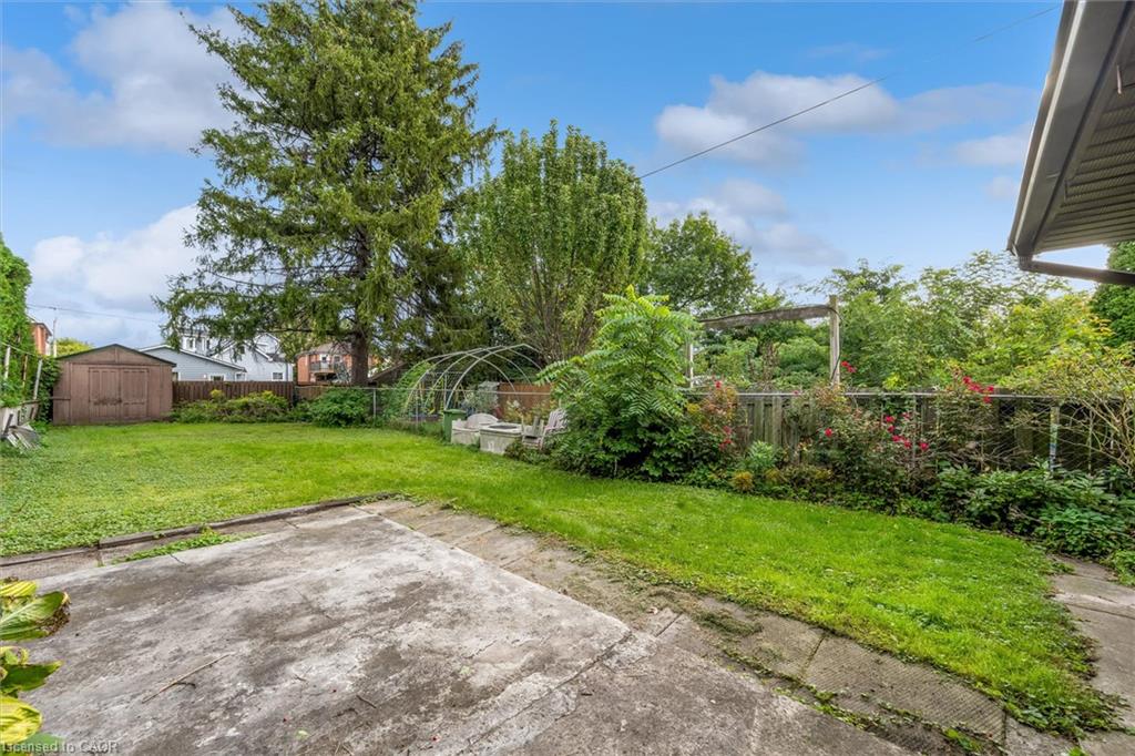 157 Macaulay Street E Property Photo 26