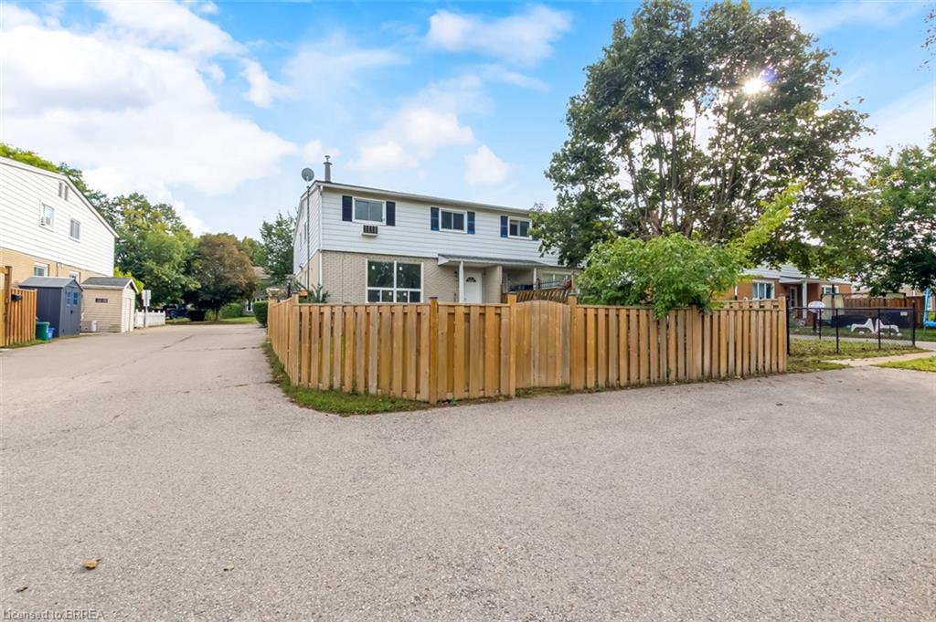 D-51 Metcalfe Crescent Property Photo 1