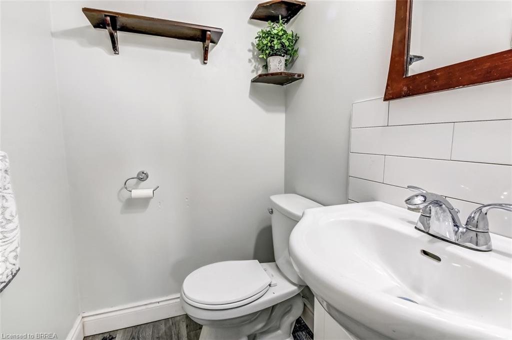 D-51 Metcalfe Crescent Property Photo 8