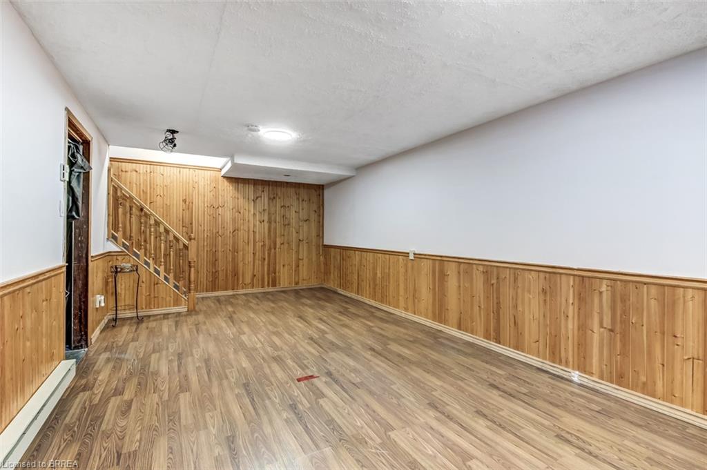 D-51 Metcalfe Crescent Property Photo 17