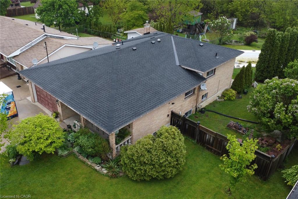 64 Winnett Street N Property Photo 1
