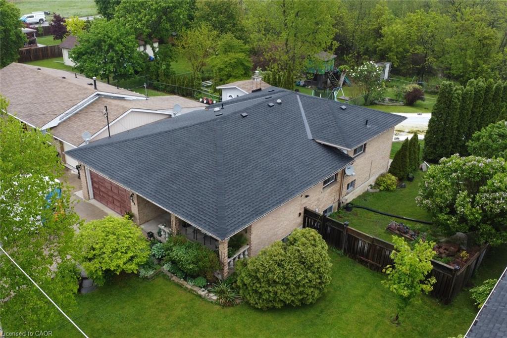 64 Winnett Street N Property Photo 2