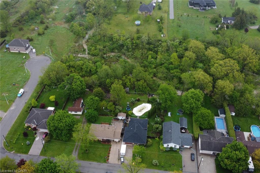 64 Winnett Street N Property Photo 3