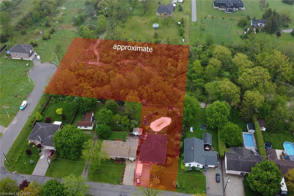 64 Winnett Street N Property Photo 4