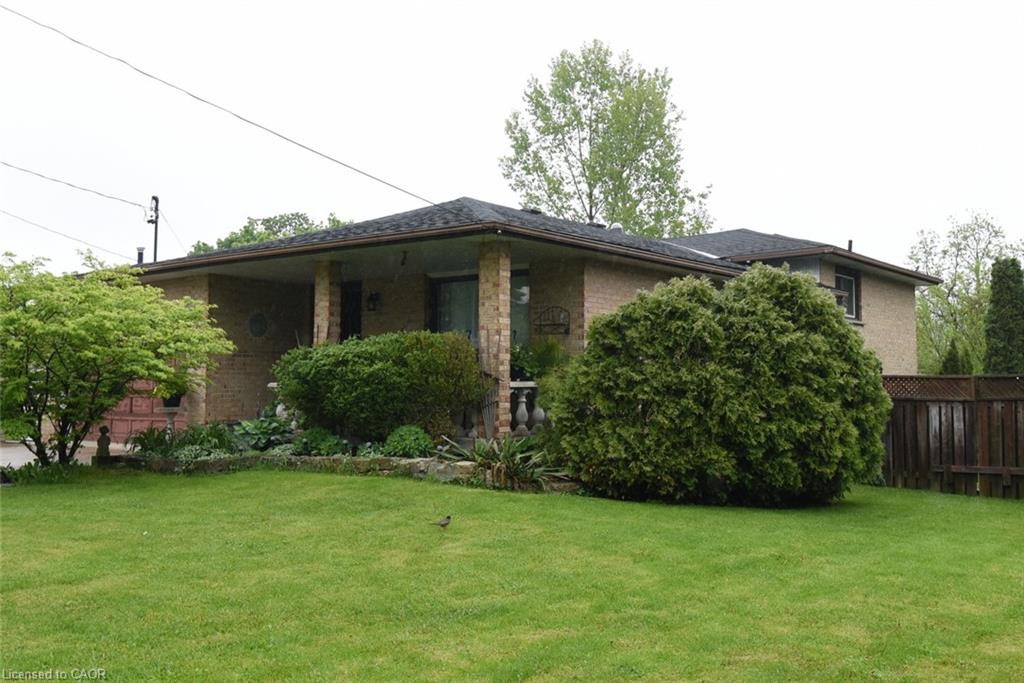 64 Winnett Street N Property Photo 5
