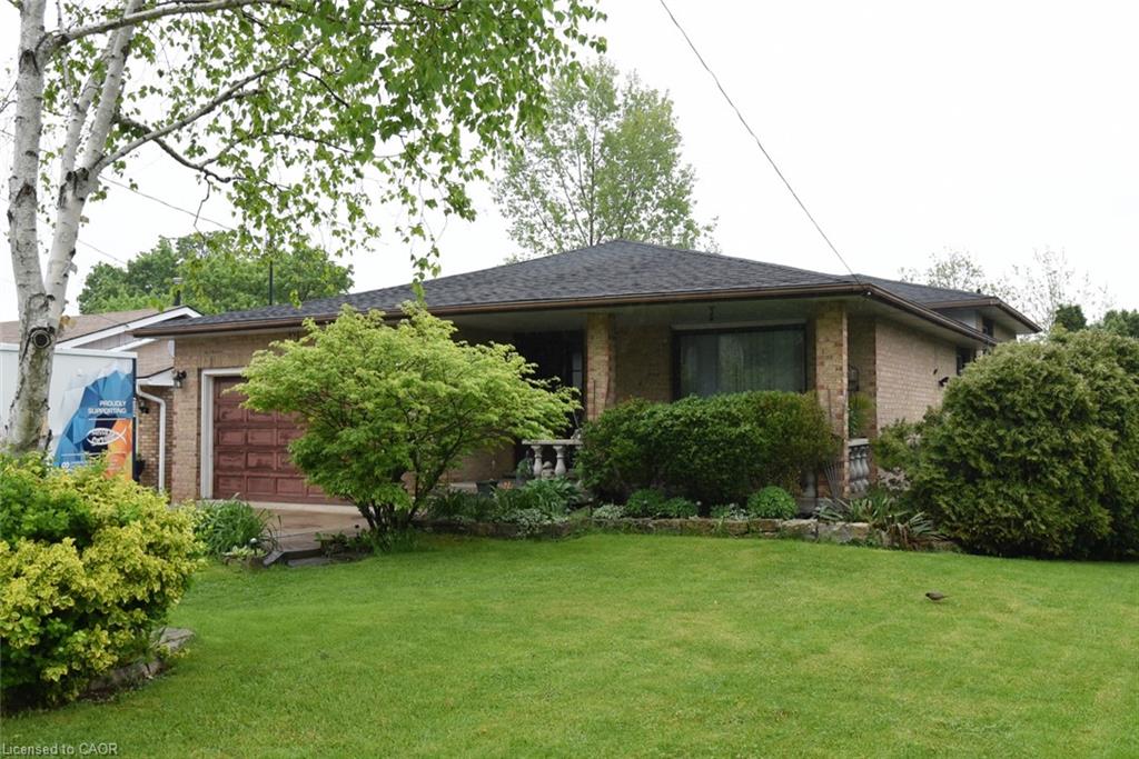64 Winnett Street N Property Photo 6