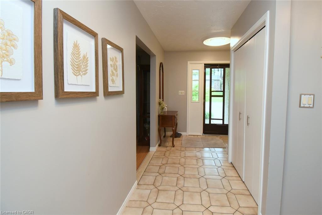 64 Winnett Street N Property Photo 10