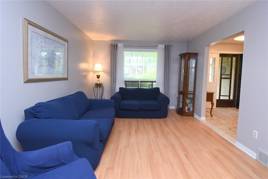 64 Winnett Street N Property Photo 11