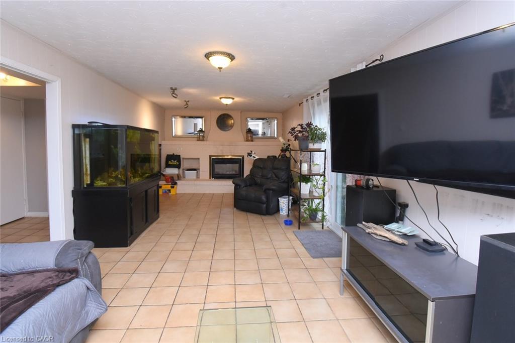 64 Winnett Street N Property Photo 19