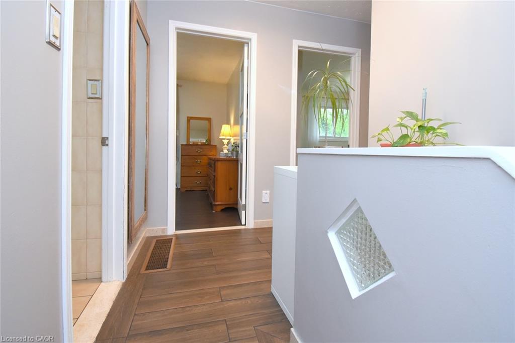 64 Winnett Street N Property Photo 20