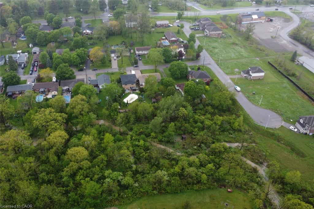 64 Winnett Street N Property Photo 33