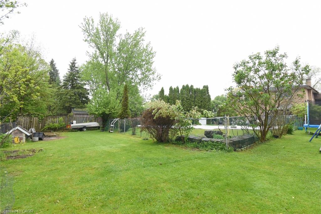 64 Winnett Street N Property Photo 38
