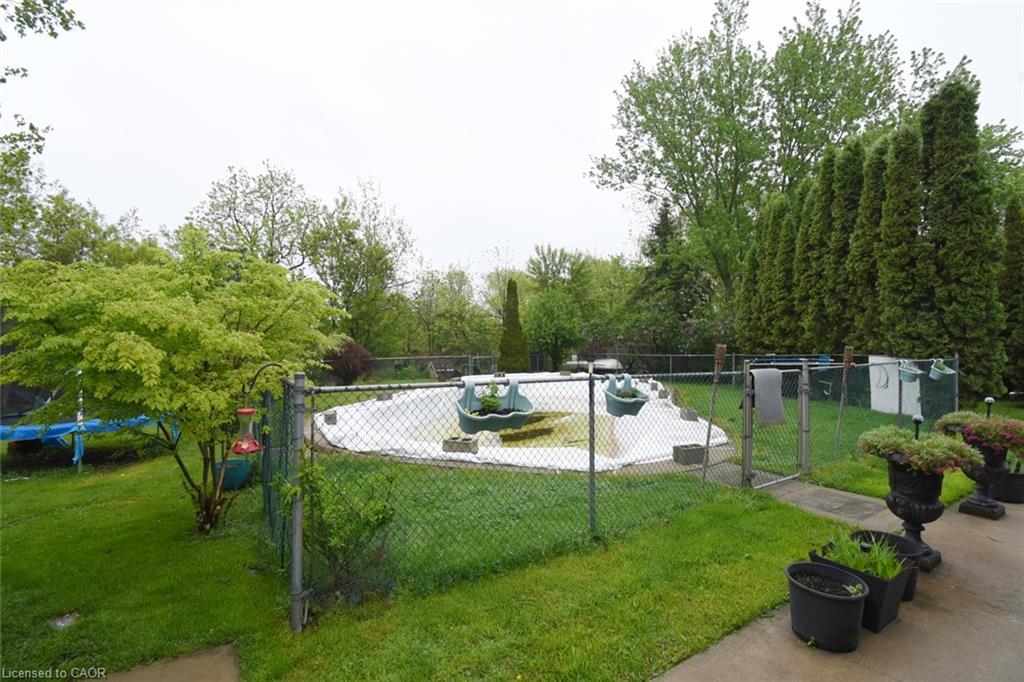 64 Winnett Street N Property Photo 39