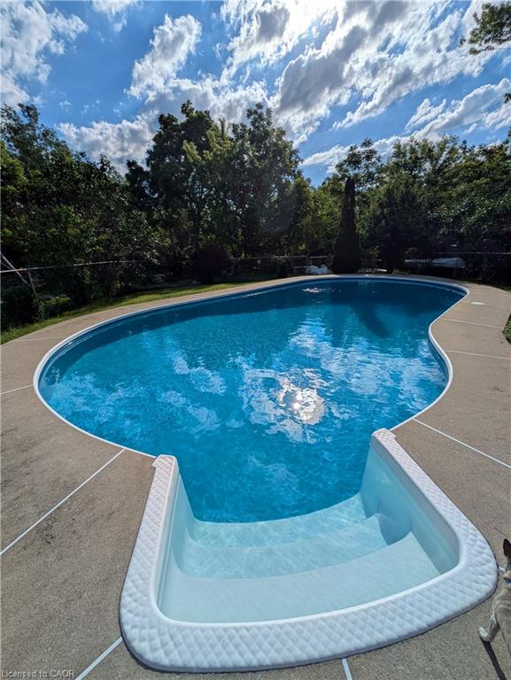 64 Winnett Street N Property Photo 44