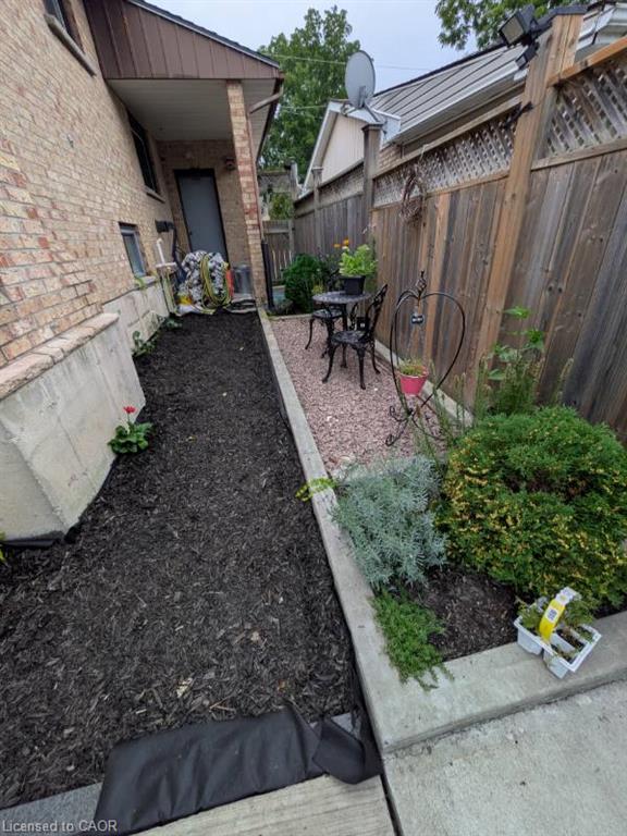 64 Winnett Street N Property Photo 46