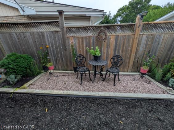 64 Winnett Street N Property Photo 47