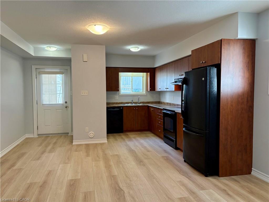 8c-50 Howe Drive Property Photo 2