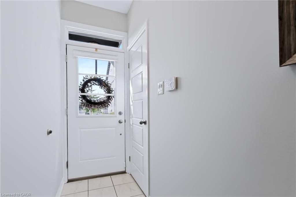 22-290 Barton Street W Property Photo 4