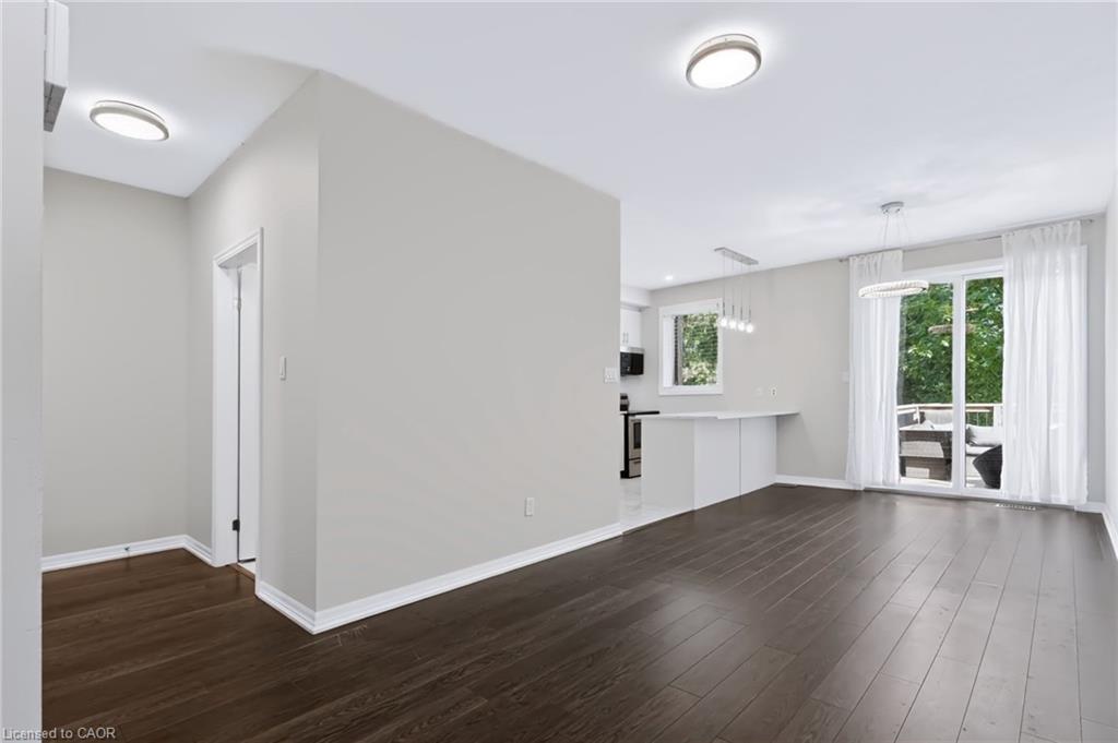 22-290 Barton Street W Property Photo 6