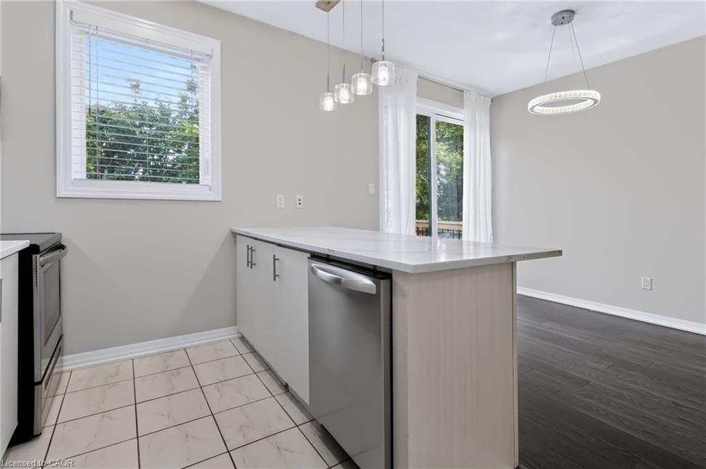 22-290 Barton Street W Property Photo 13