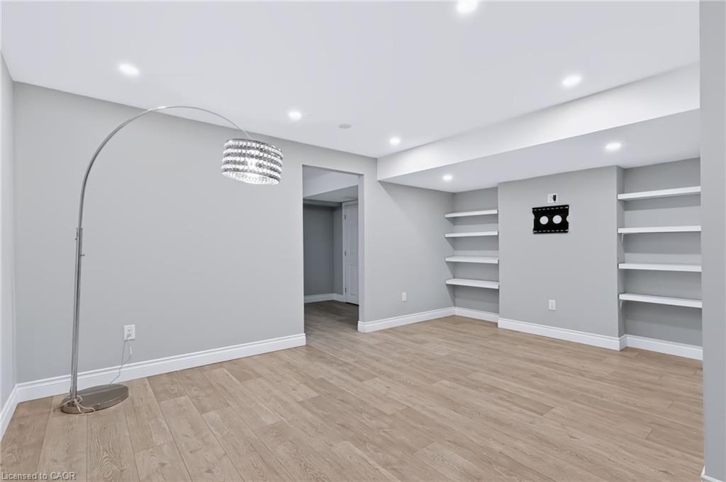 22-290 Barton Street W Property Photo 23