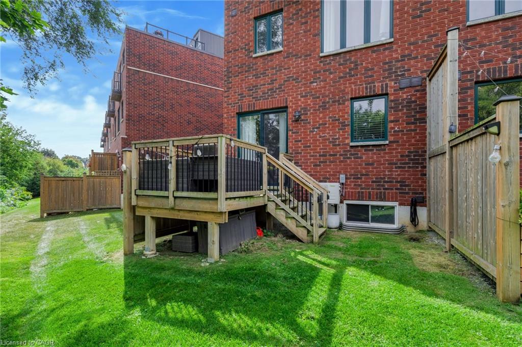 22-290 Barton Street W Property Photo 37