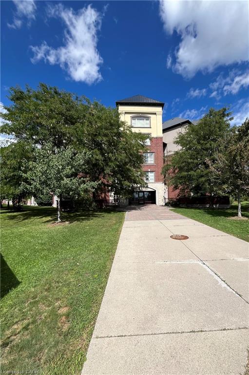 227-3070 Rotary Way Property Photo 1