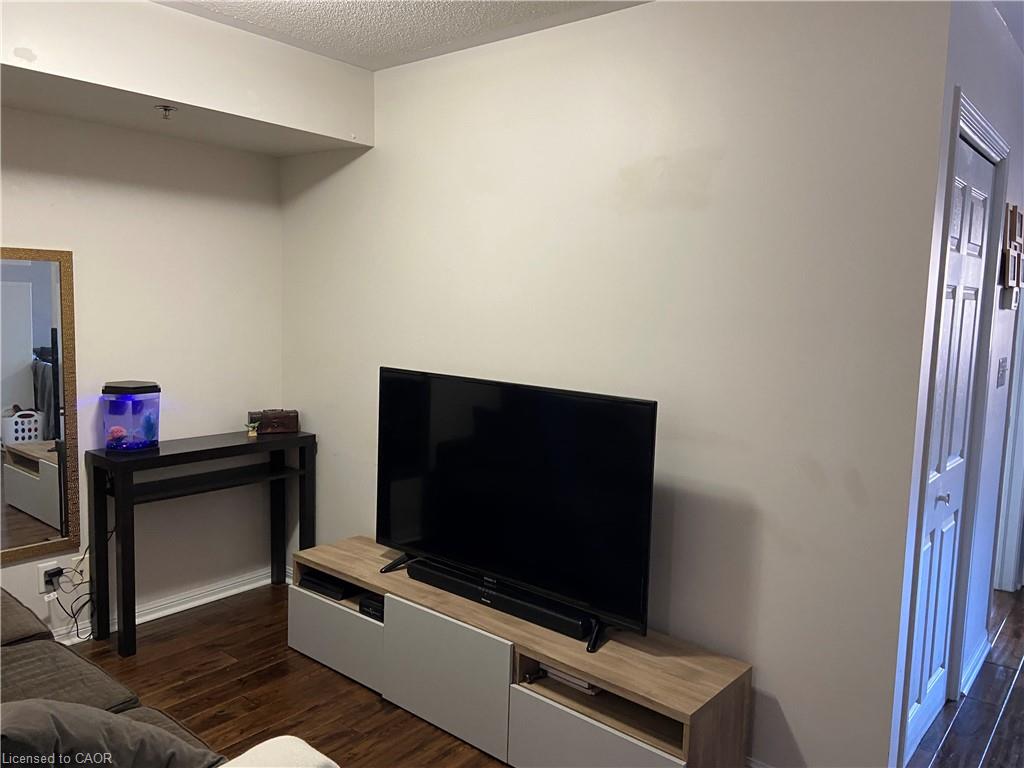 227-3070 Rotary Way Property Photo 3