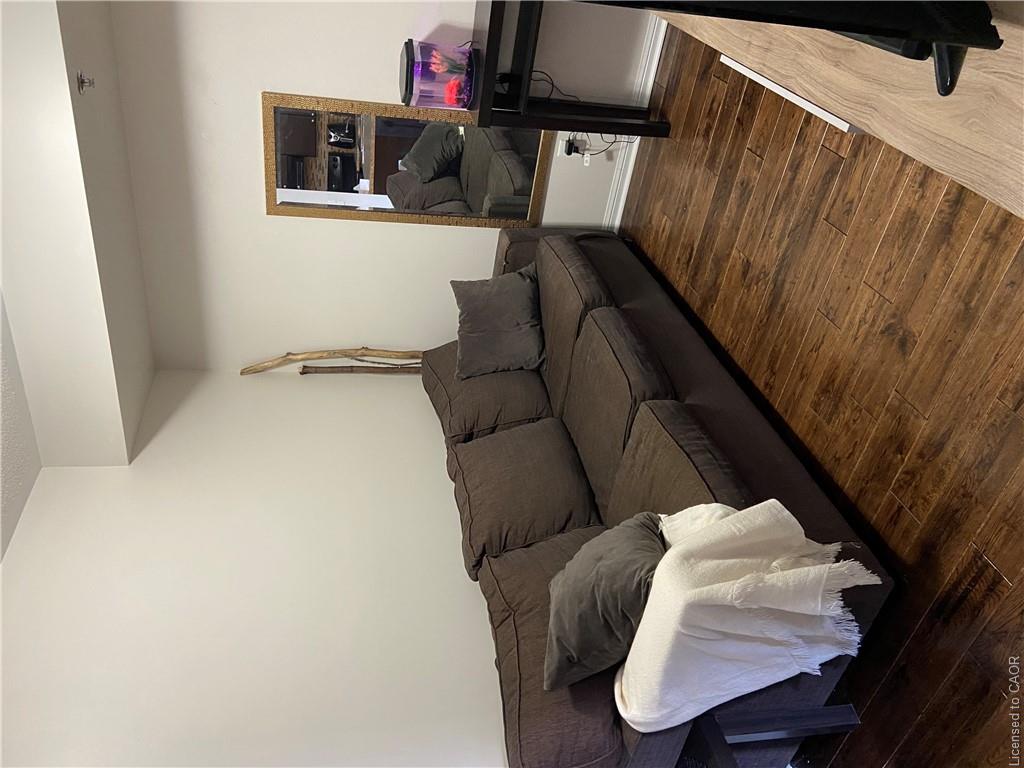 227-3070 Rotary Way Property Photo 4