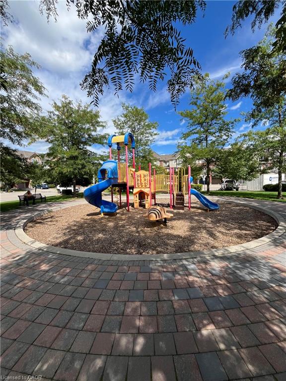 227-3070 Rotary Way Property Photo 16