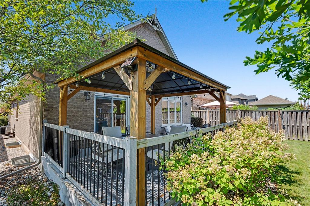 12 Silverwood Avenue Property Photo 36