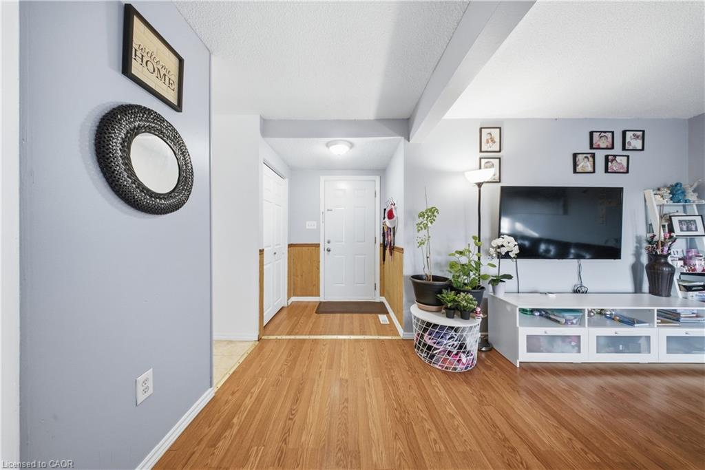 59-880 Limeridge Road E Property Photo 4
