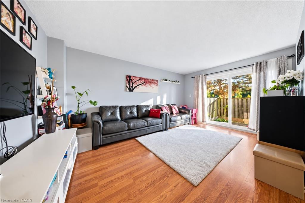59-880 Limeridge Road E Property Photo 5