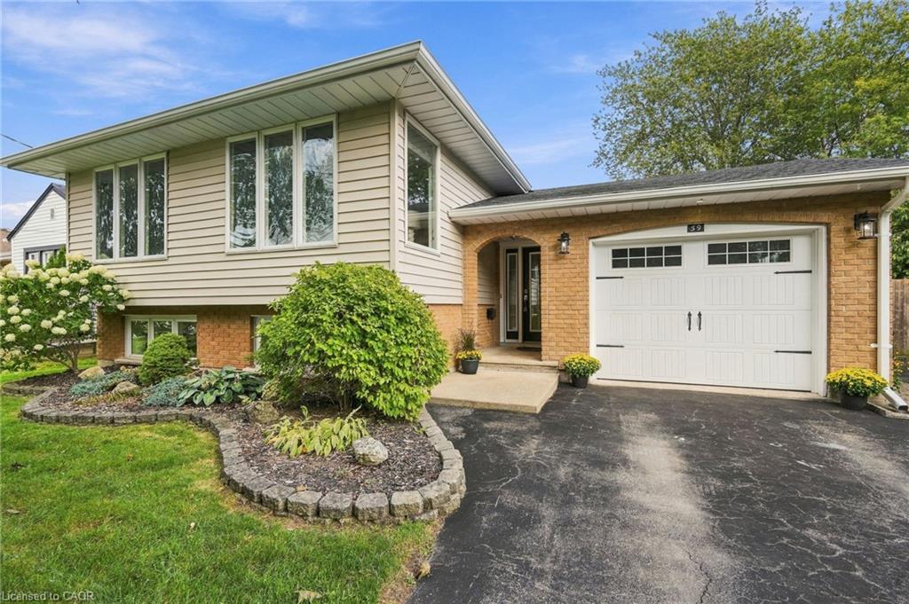 39 Rosemount Avenue Property Photo 3