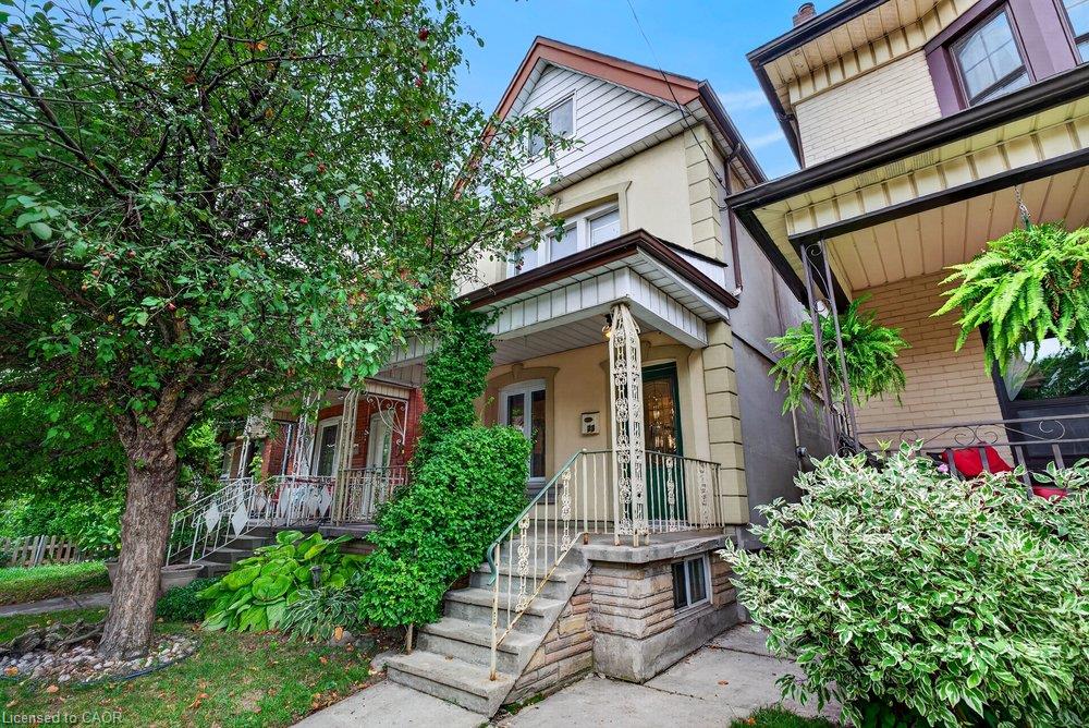 23 Garfield Avenue N Property Photo 1
