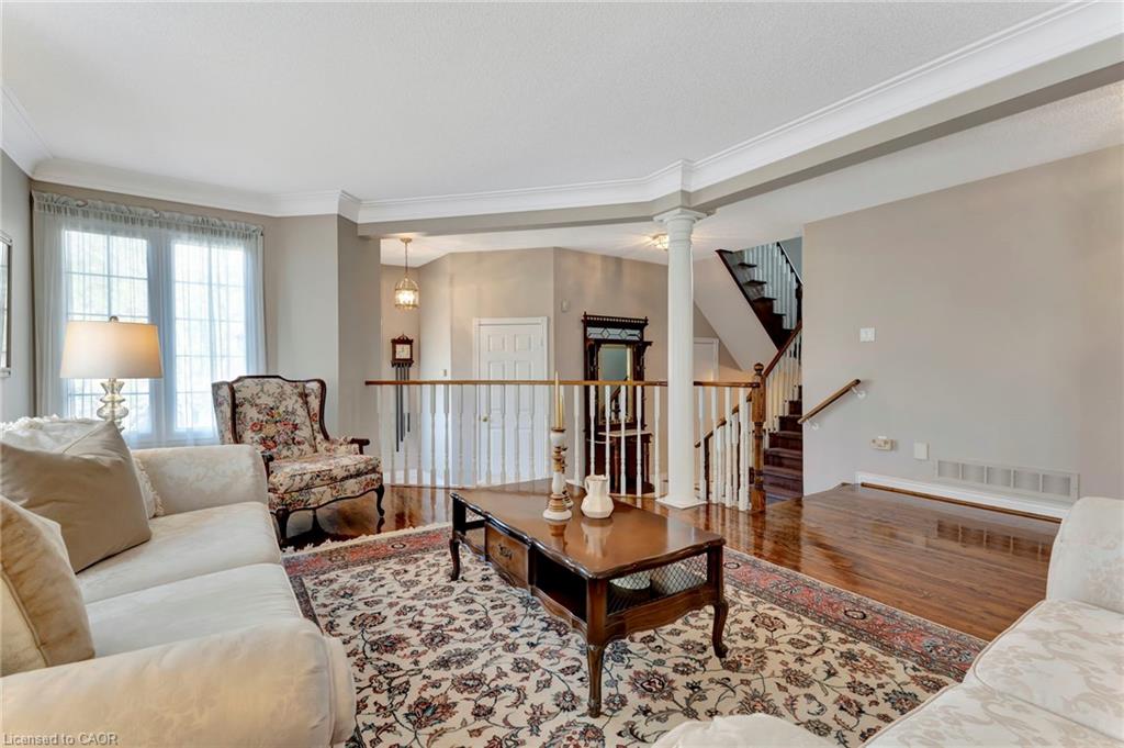 144 Cove Crescent Property Photo 8