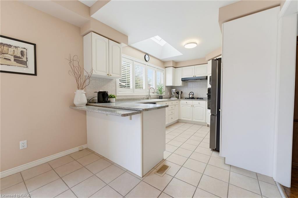 144 Cove Crescent Property Photo 12