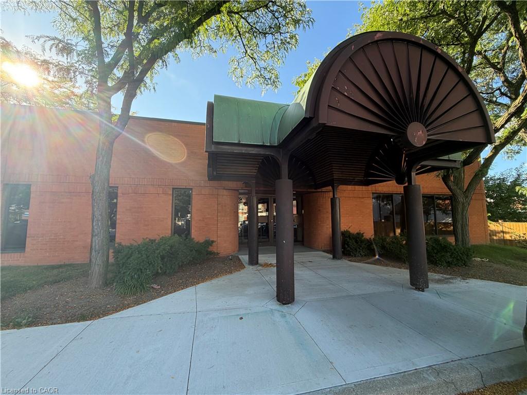 370 York Boulevard Property Photo 2