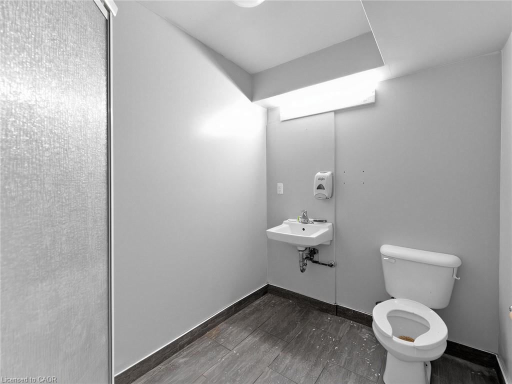 583 Main St E Property Photo 24