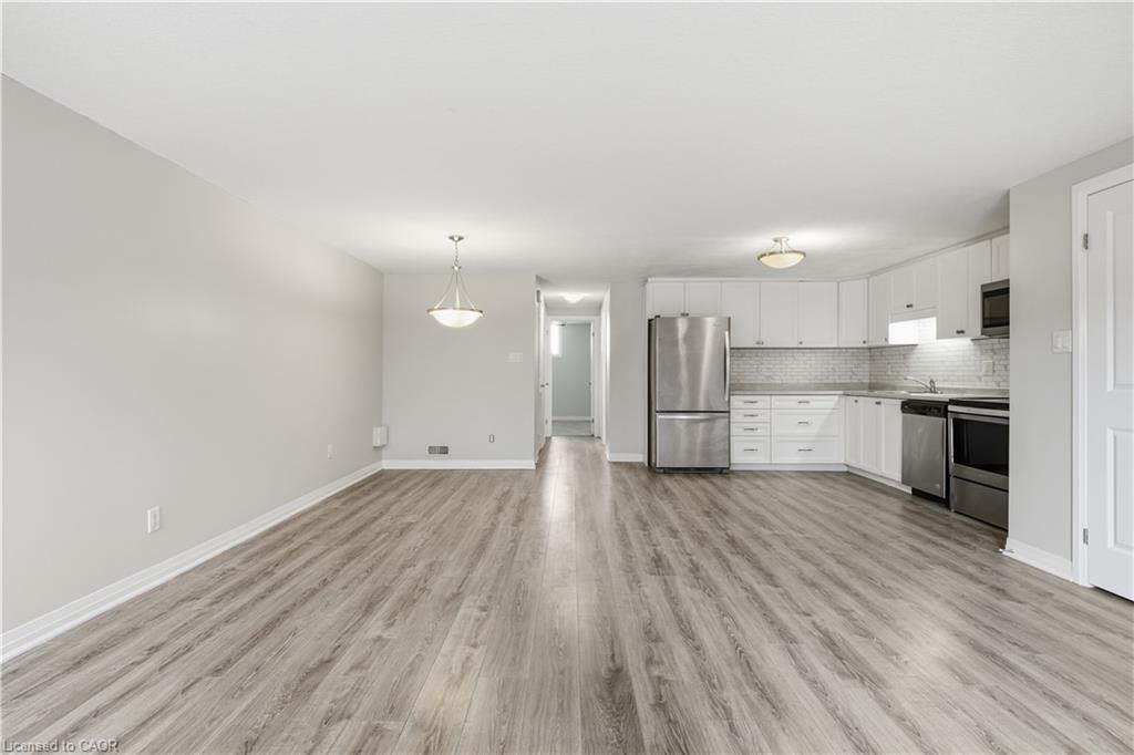 17g-1989 Ottawa Street S Property Photo 15