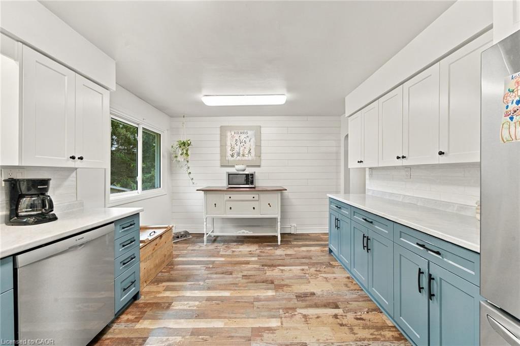 9793 Dickenson Road W Property Photo 15