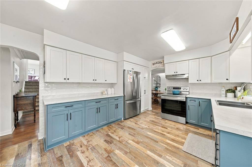 9793 Dickenson Road W Property Photo 16