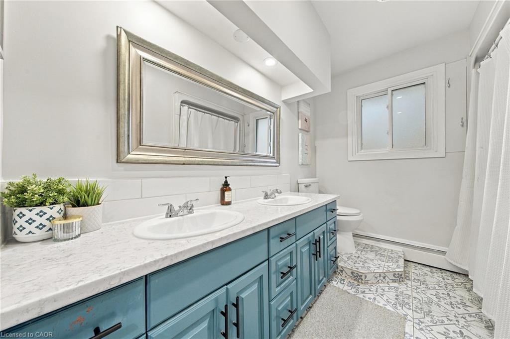 9793 Dickenson Road W Property Photo 21