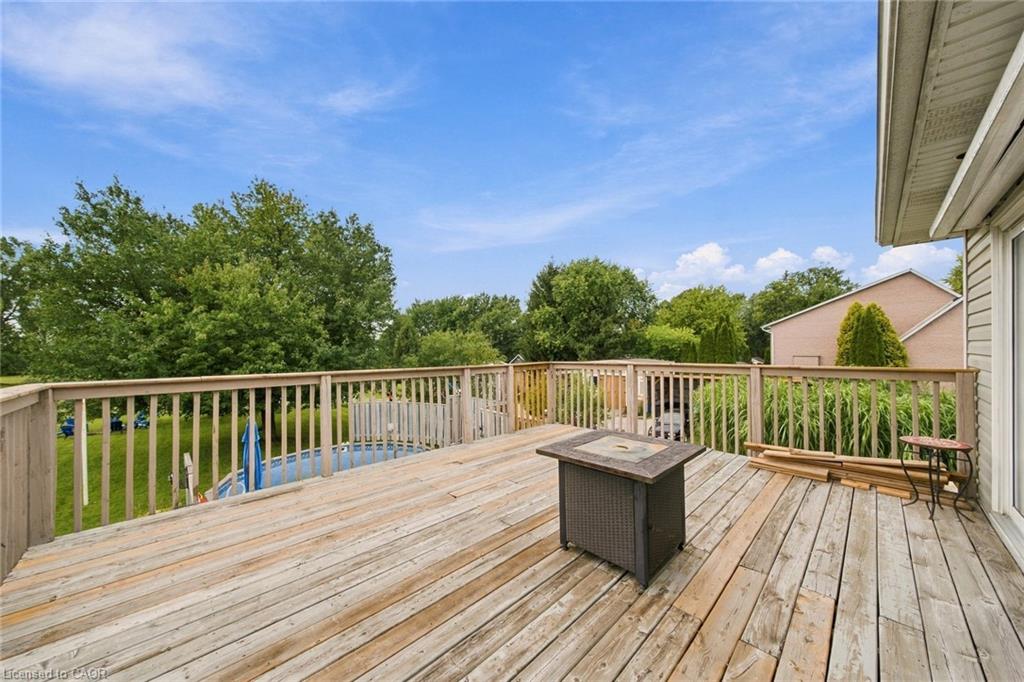 9793 Dickenson Road W Property Photo 25