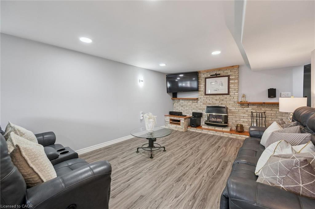 136 Woodlawn Avenue Property Photo 14